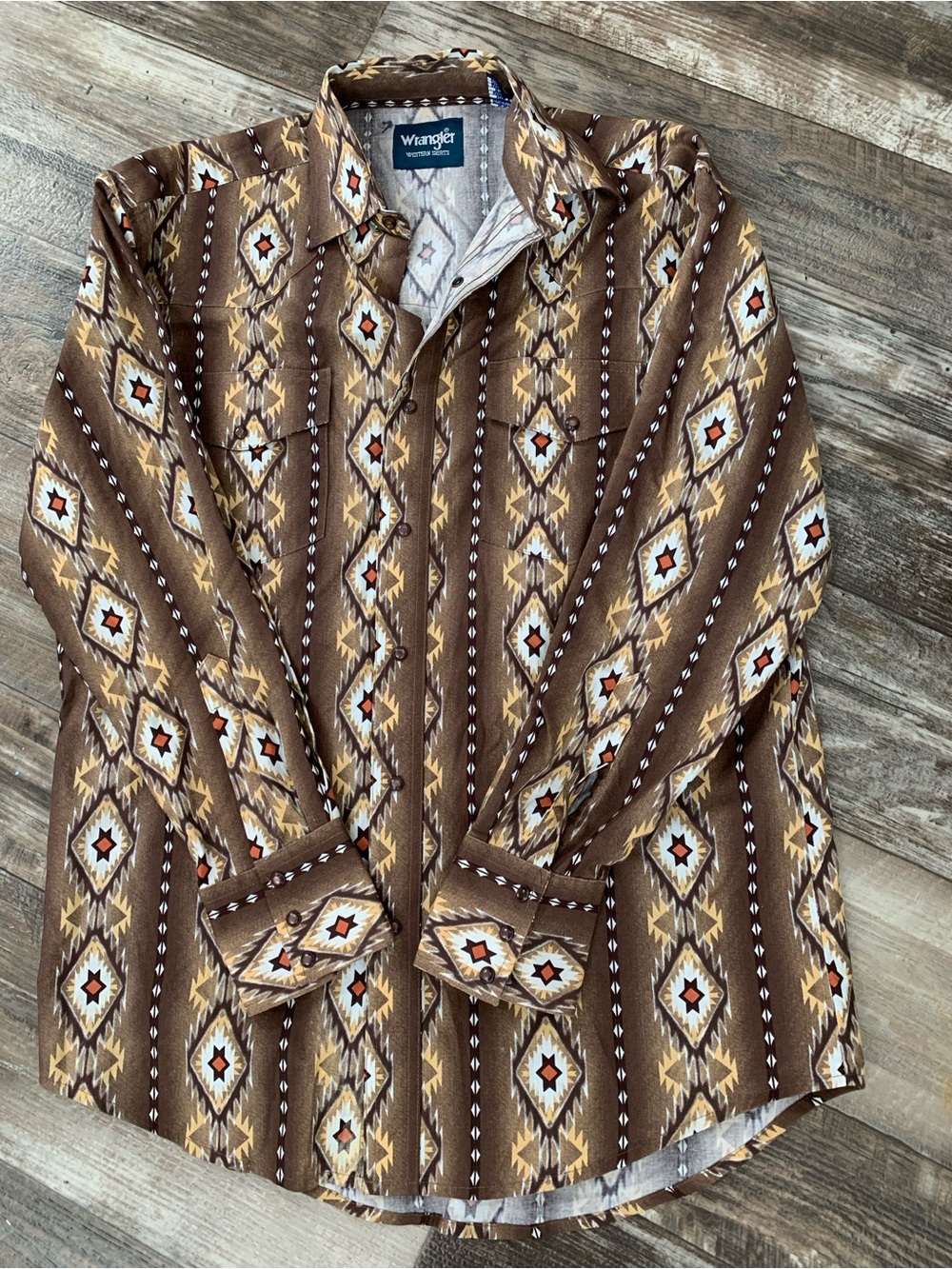 Wrangler vintage southwestern Aztec print pearl snap button front shirt